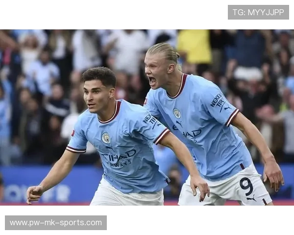 德布劳内外脚背妙传穿透防线，曼城前场连线闪耀